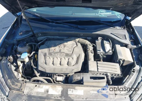 2018 Volkswagen Passat 2.0T R-Line/2.0T S z USA, uszkodzony, nr VIN 1VWAA7A34JC039593